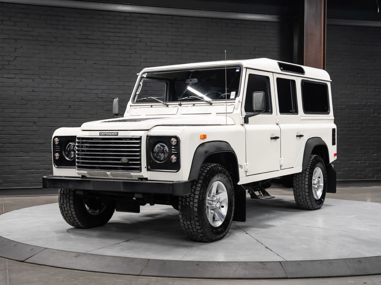 2002 Land Rover Defender 110 Classic, 5/30