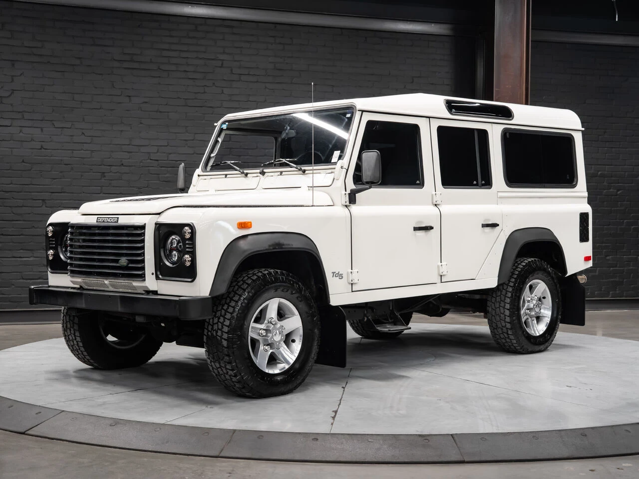 2002 Land Rover Defender 110 Classic, 6/30