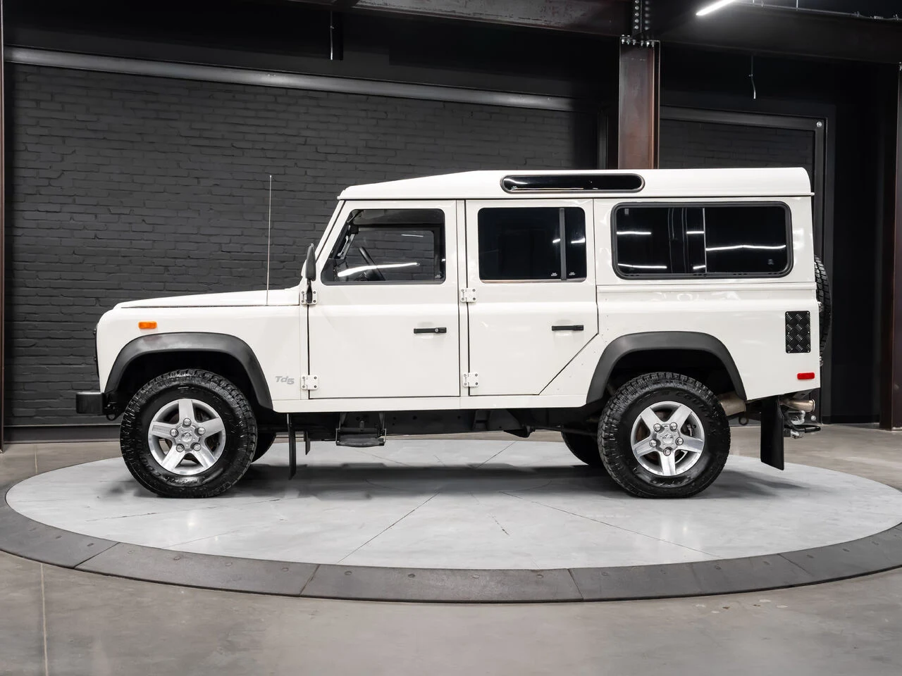 2002 Land Rover Defender 110 Classic, 12/30