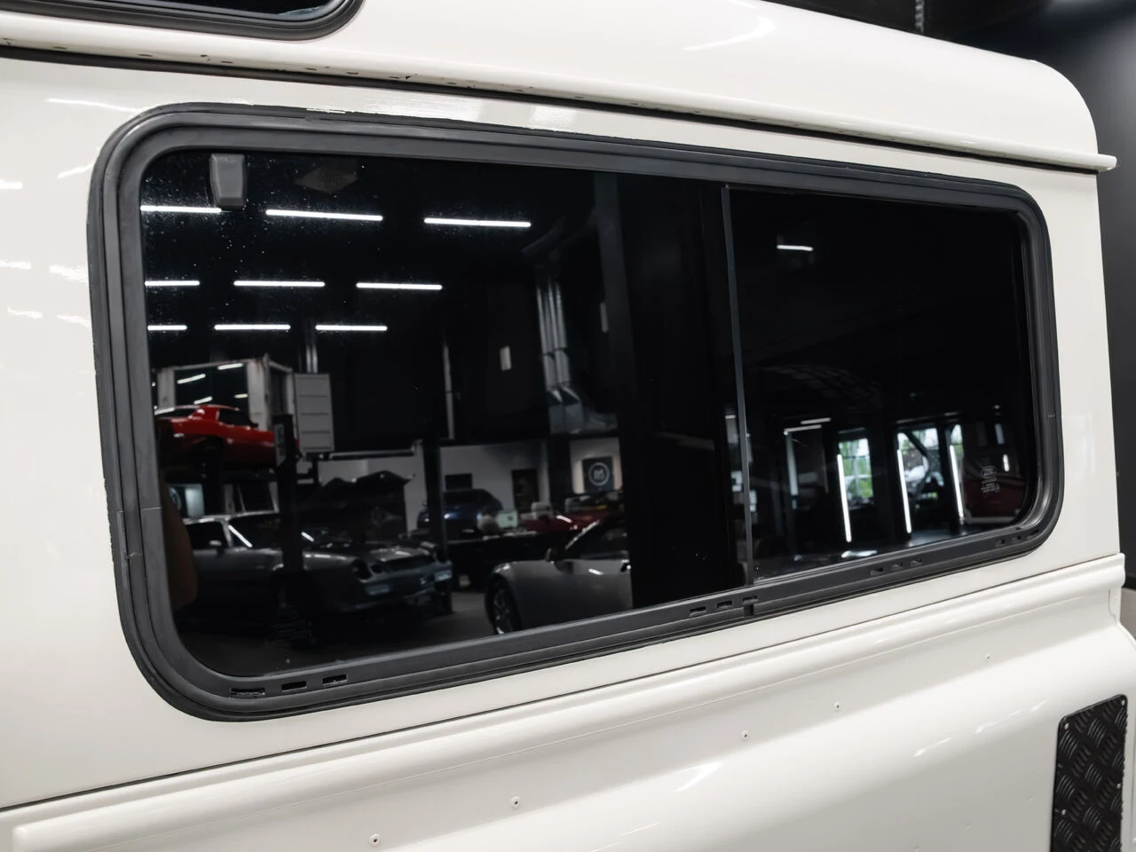 2002 Land Rover Defender 110 Classic, 25/30