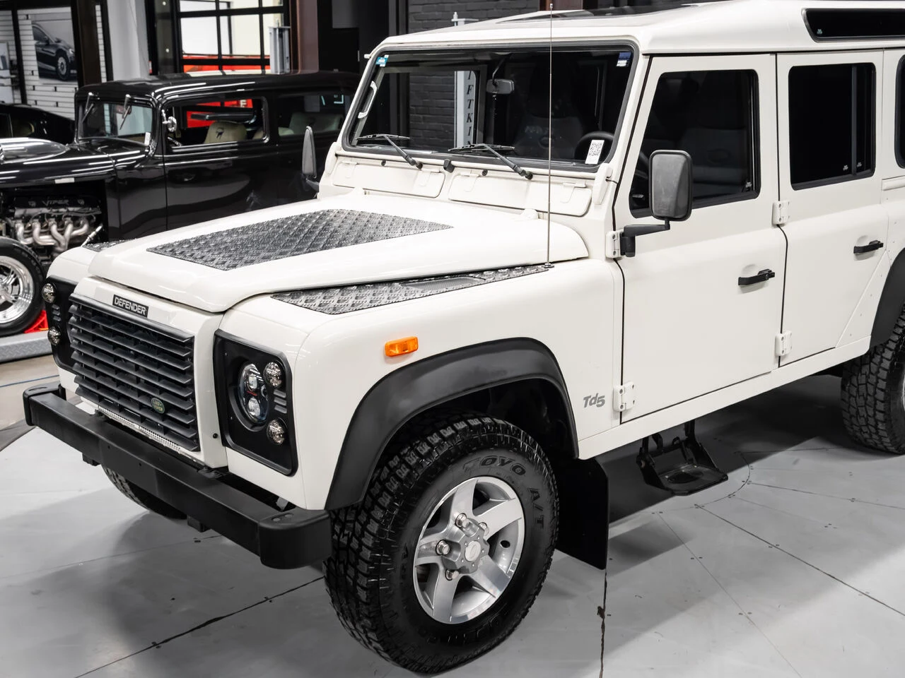 2002 Land Rover Defender 110 Classic, 29/30
