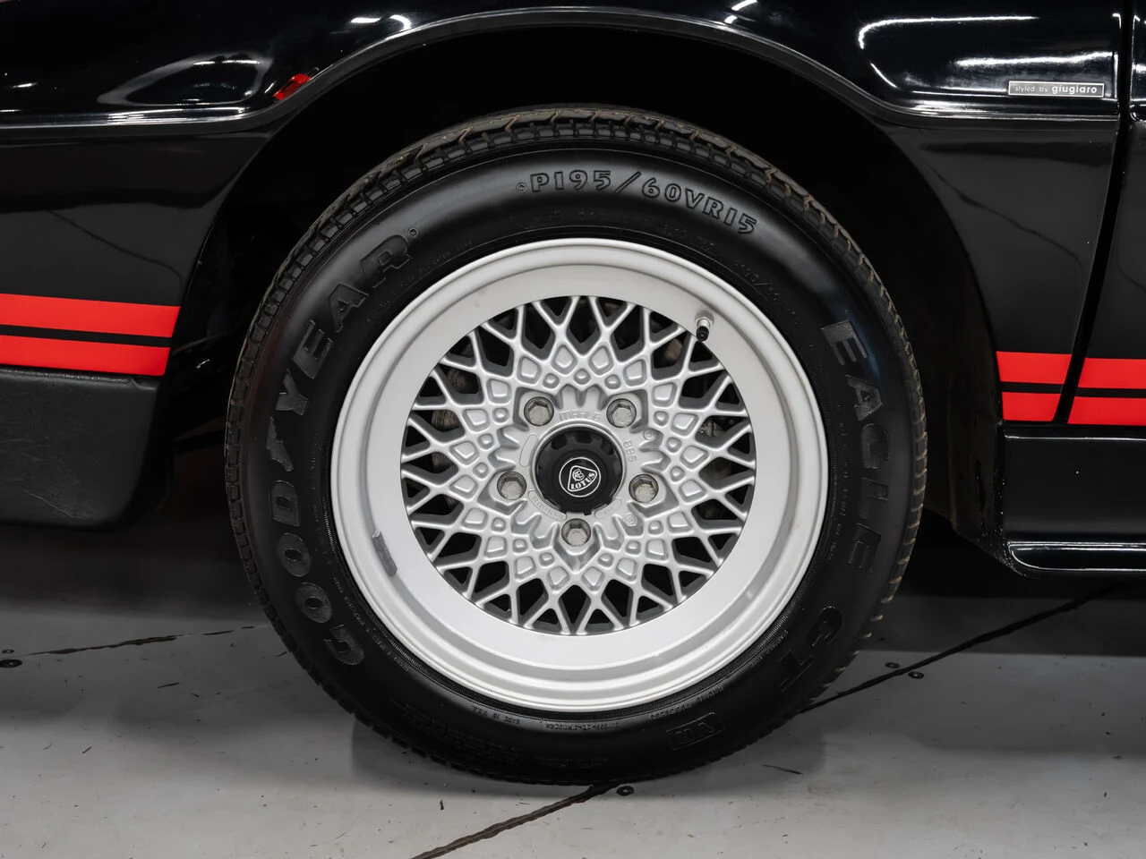 1983 Lotus Esprit Turbo, 15/30