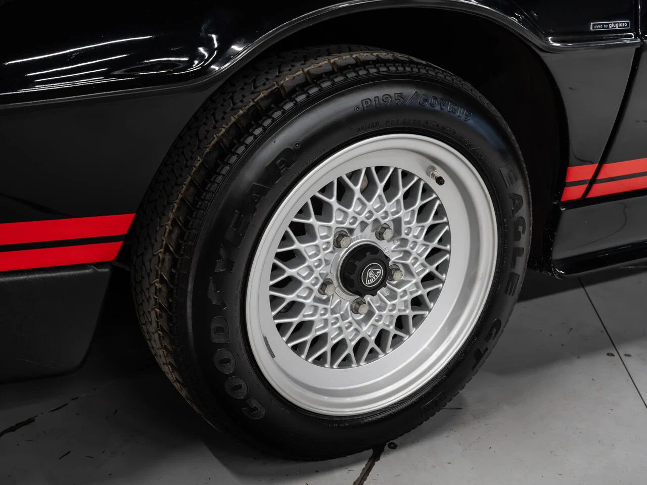 1983 Lotus Esprit Turbo, 16/30