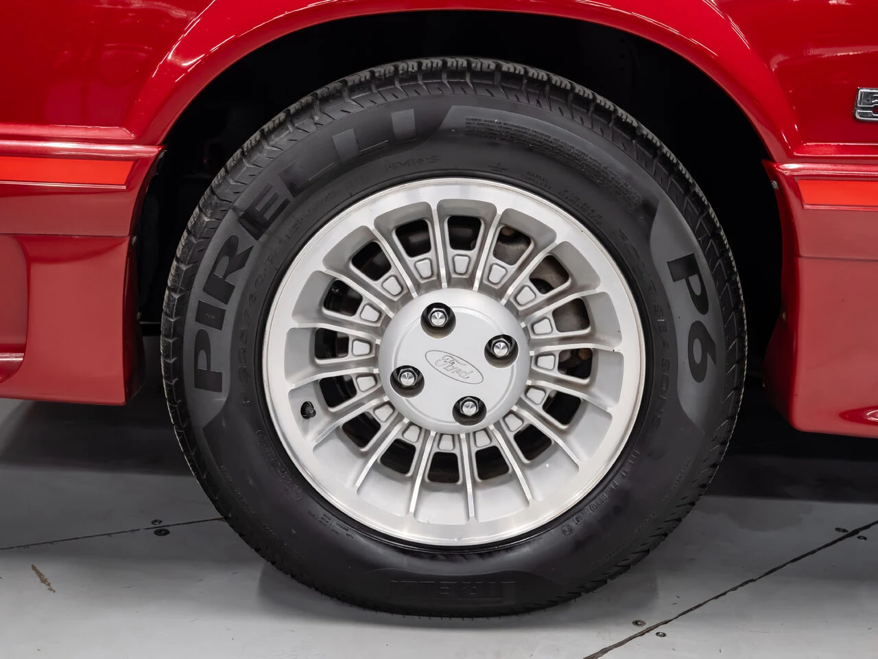 1988 Ford Mustang Convertible, 15/30