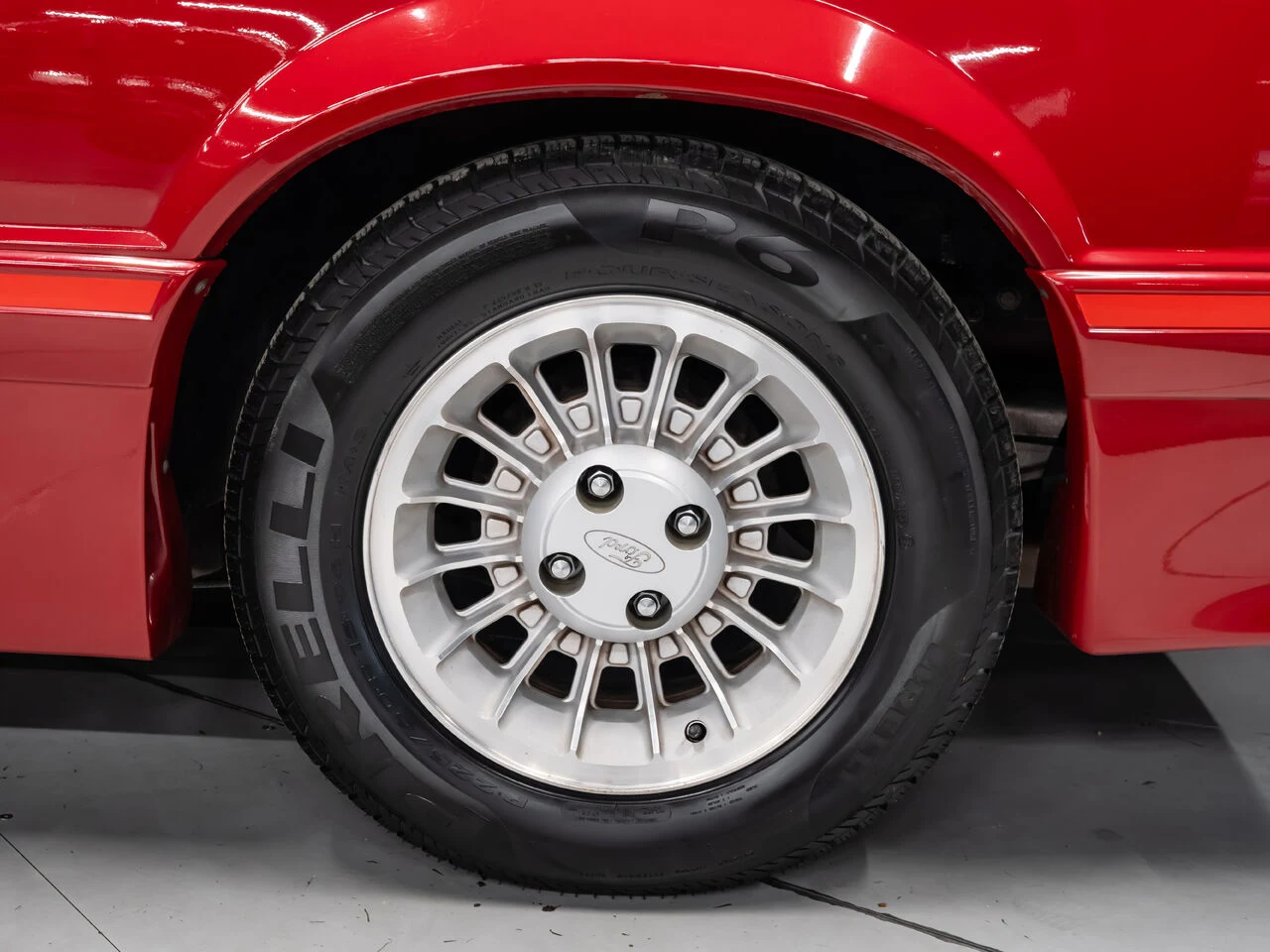 1988 Ford Mustang Convertible, 19/30