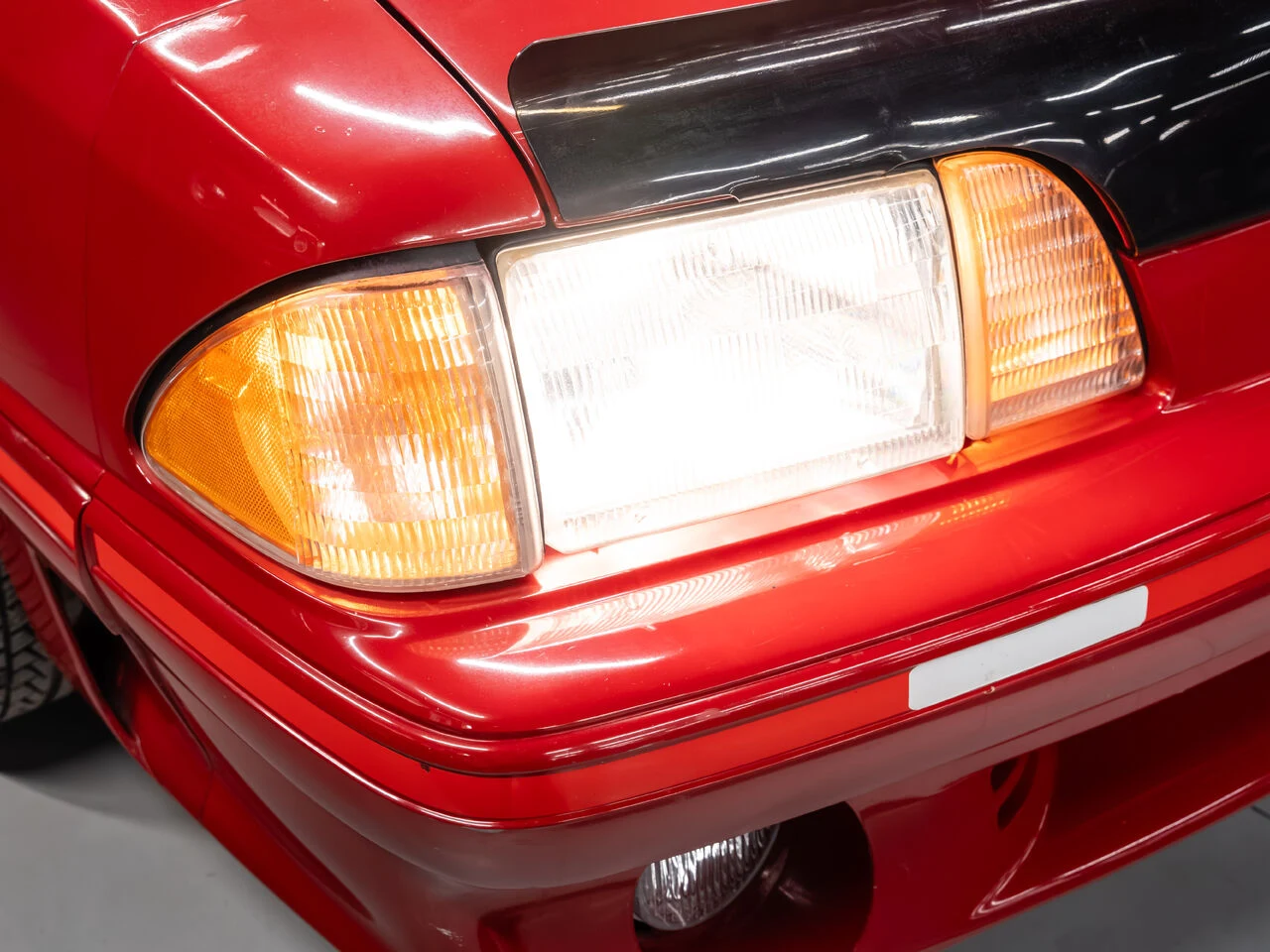 1988 Ford Mustang Convertible, 28/30