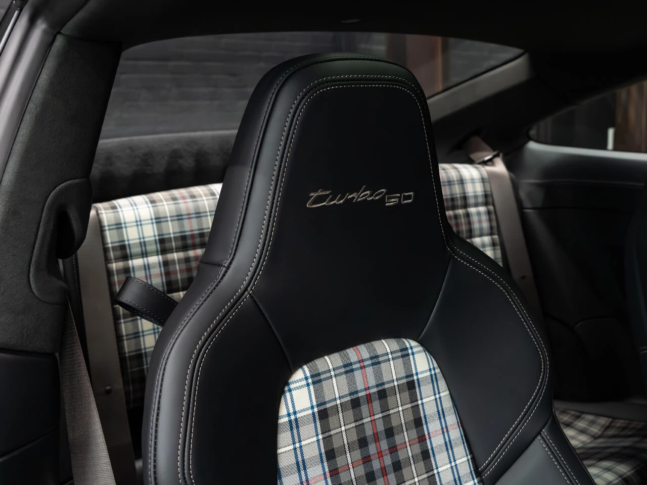 2025 Porsche 911 Turbo 50 Years, 28/30