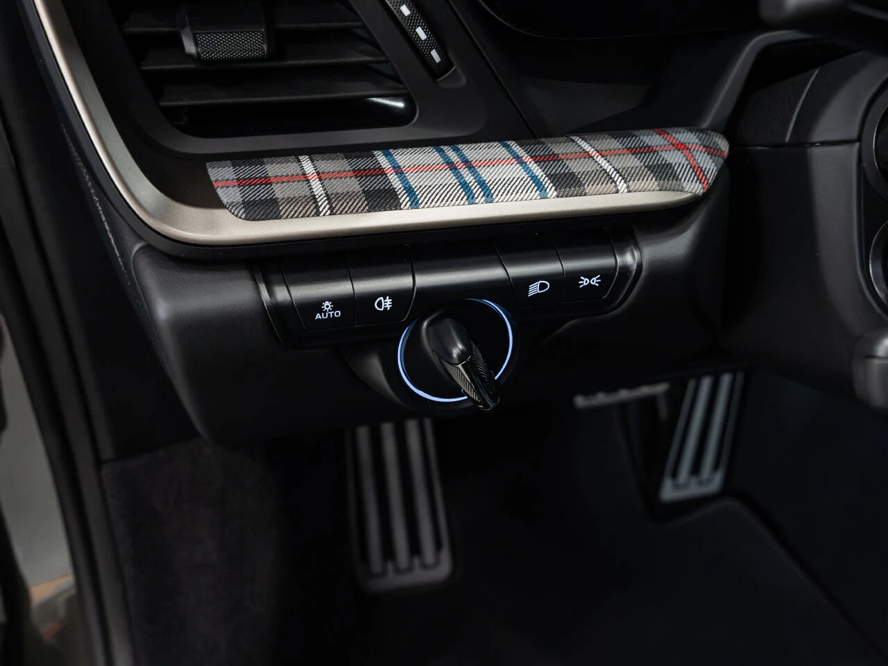 2025 Porsche 911 Turbo 50 Years, 29/30