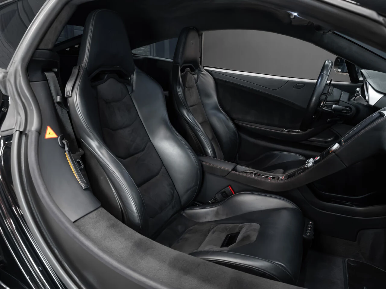 2012 McLaren MP4-12C, 29/30