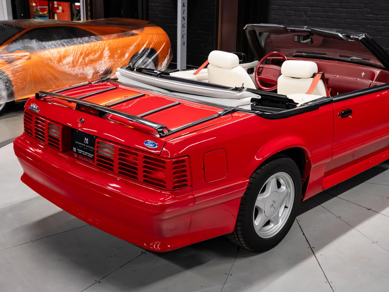 1992 Ford Mustang GT Convertible, 16/30