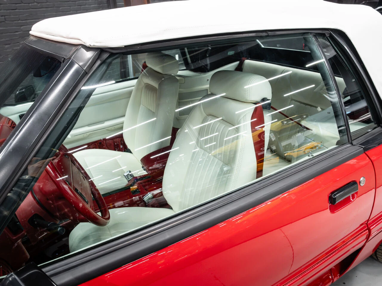 1992 Ford Mustang GT Convertible, 28/30