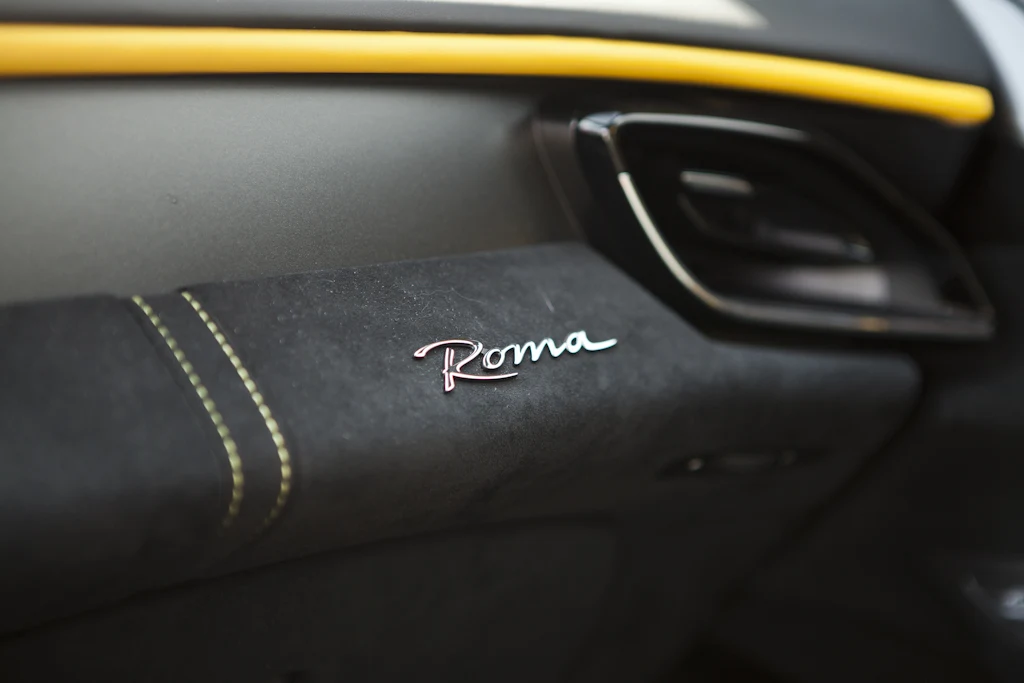 2021 Ferrari Roma Coupé, 18/19