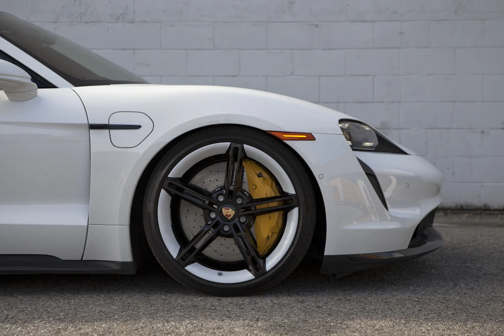 2023 Porsche Taycan Turbo S (Original Version), 4/22