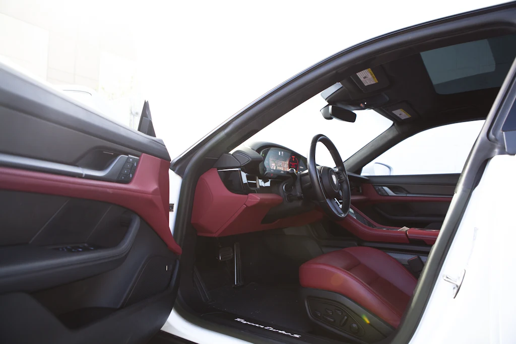 2023 Porsche Taycan Turbo S (Original Version), 13/22
