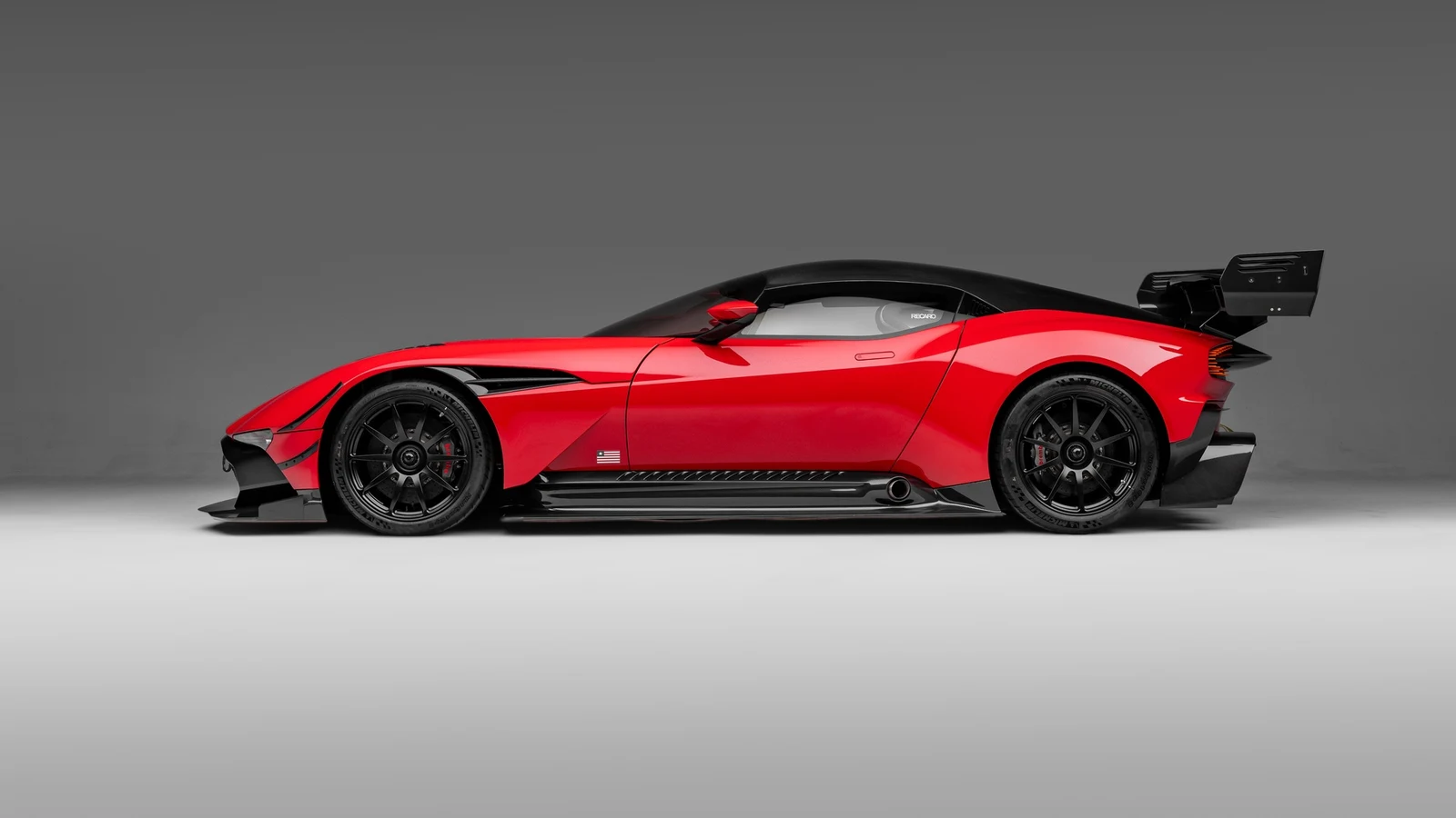 2016 Aston Martin Vulcan AMR Pro, 8/10