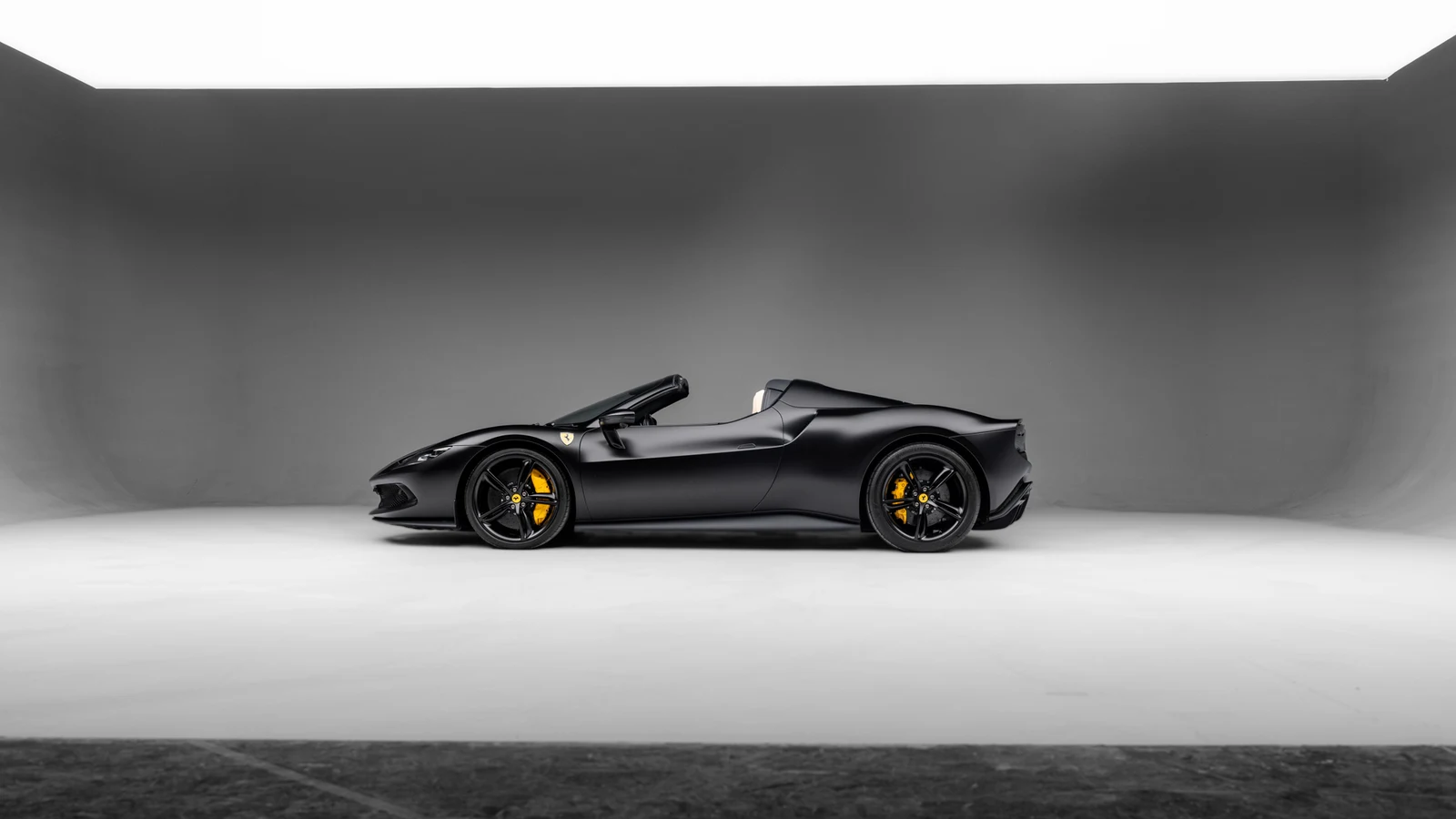 2025 Ferrari 296 GTS, 9/10