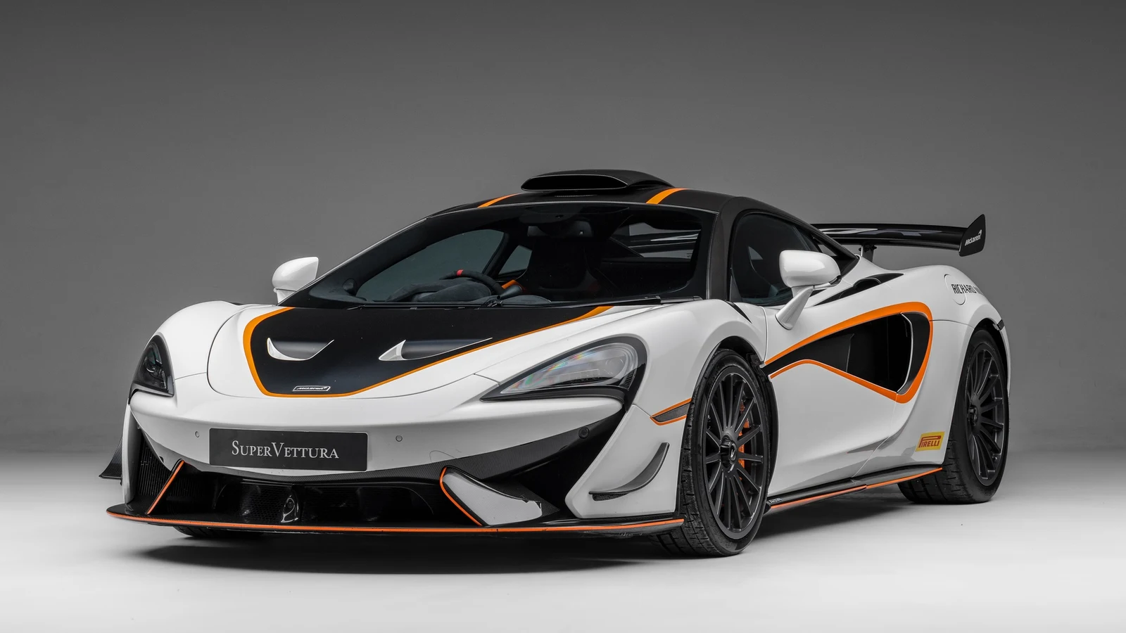 2020 McLaren 620R, 2/10
