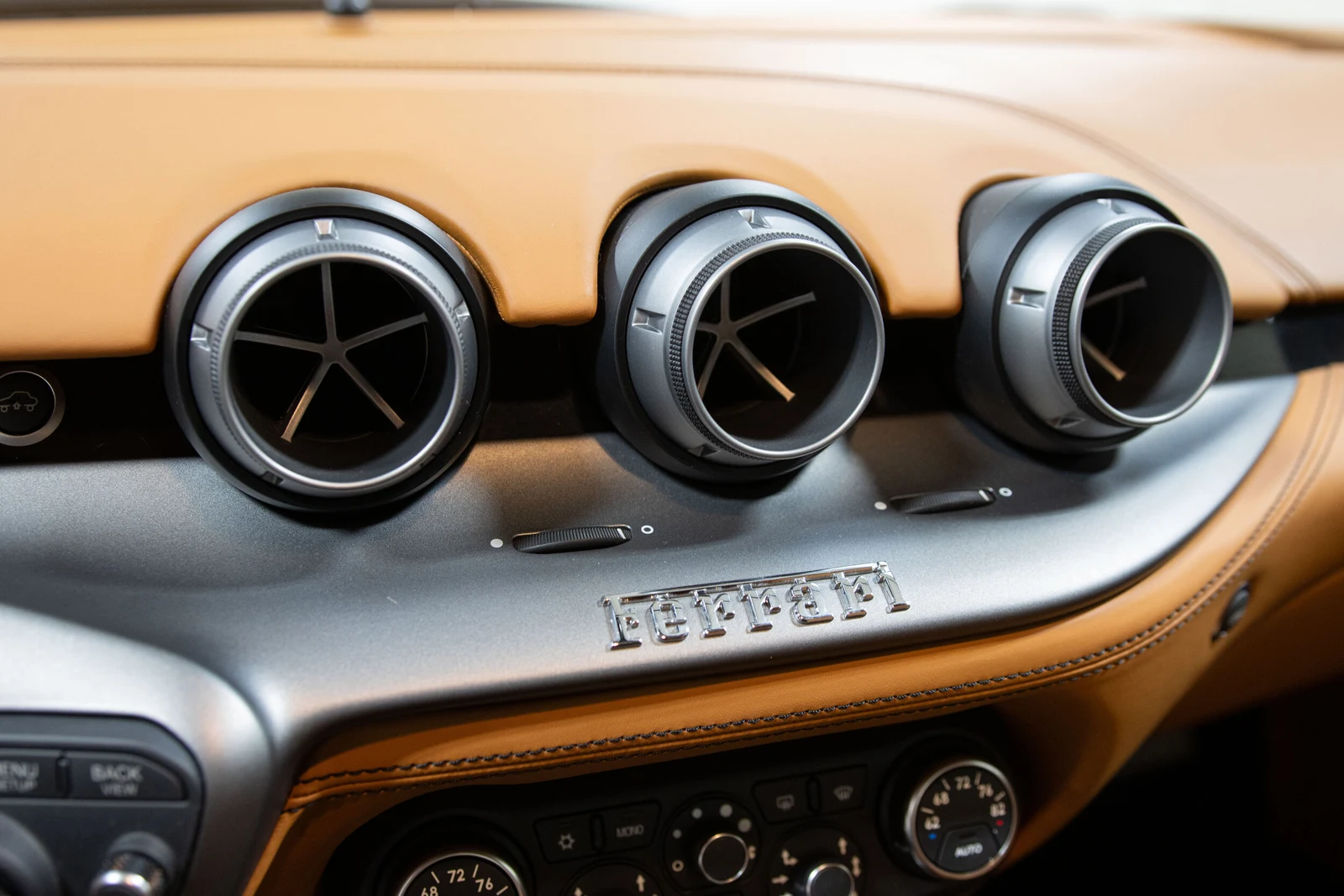 2014 Ferrari F12berlinetta, 23/30