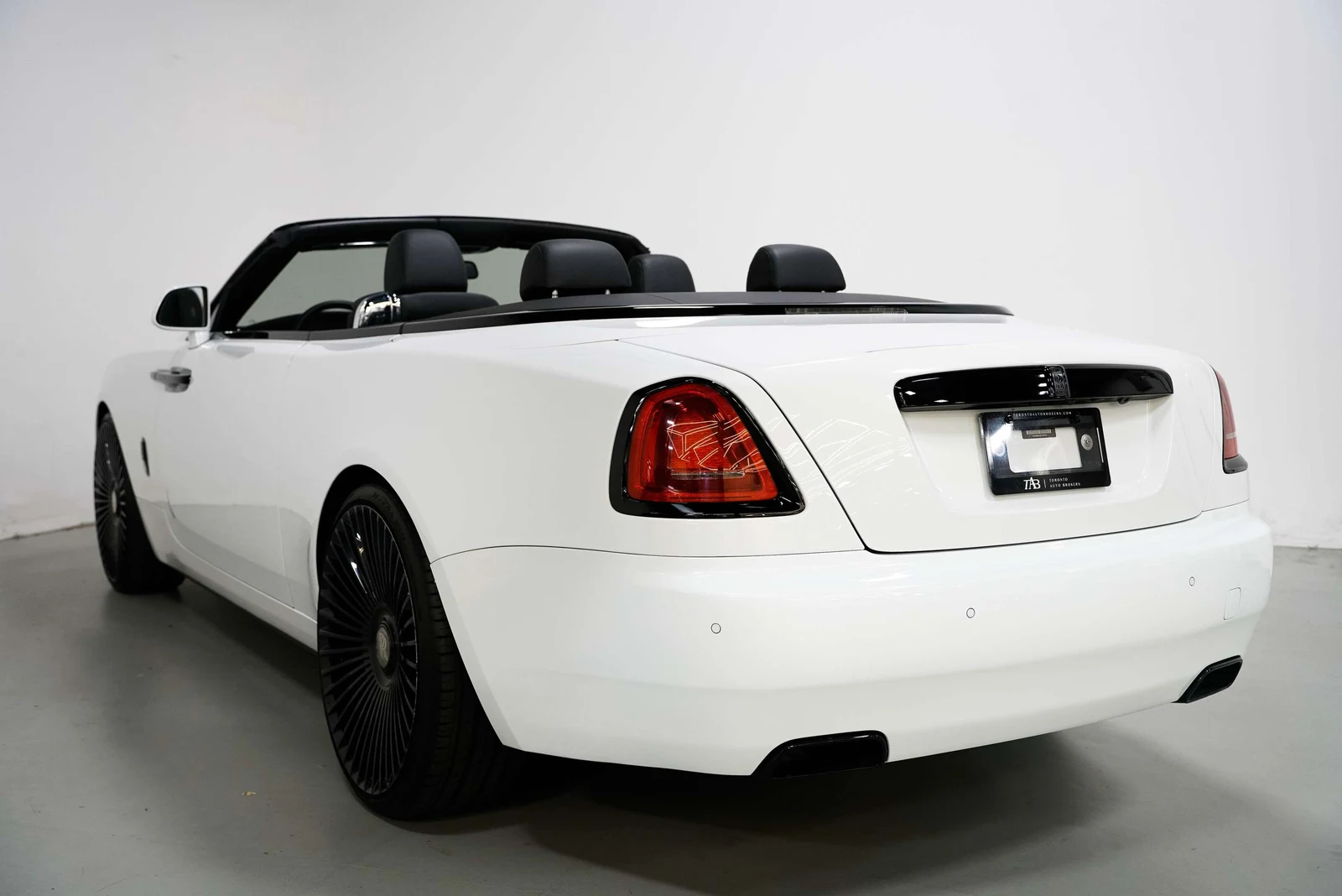 2016 Rolls-Royce Dawn, 4/30