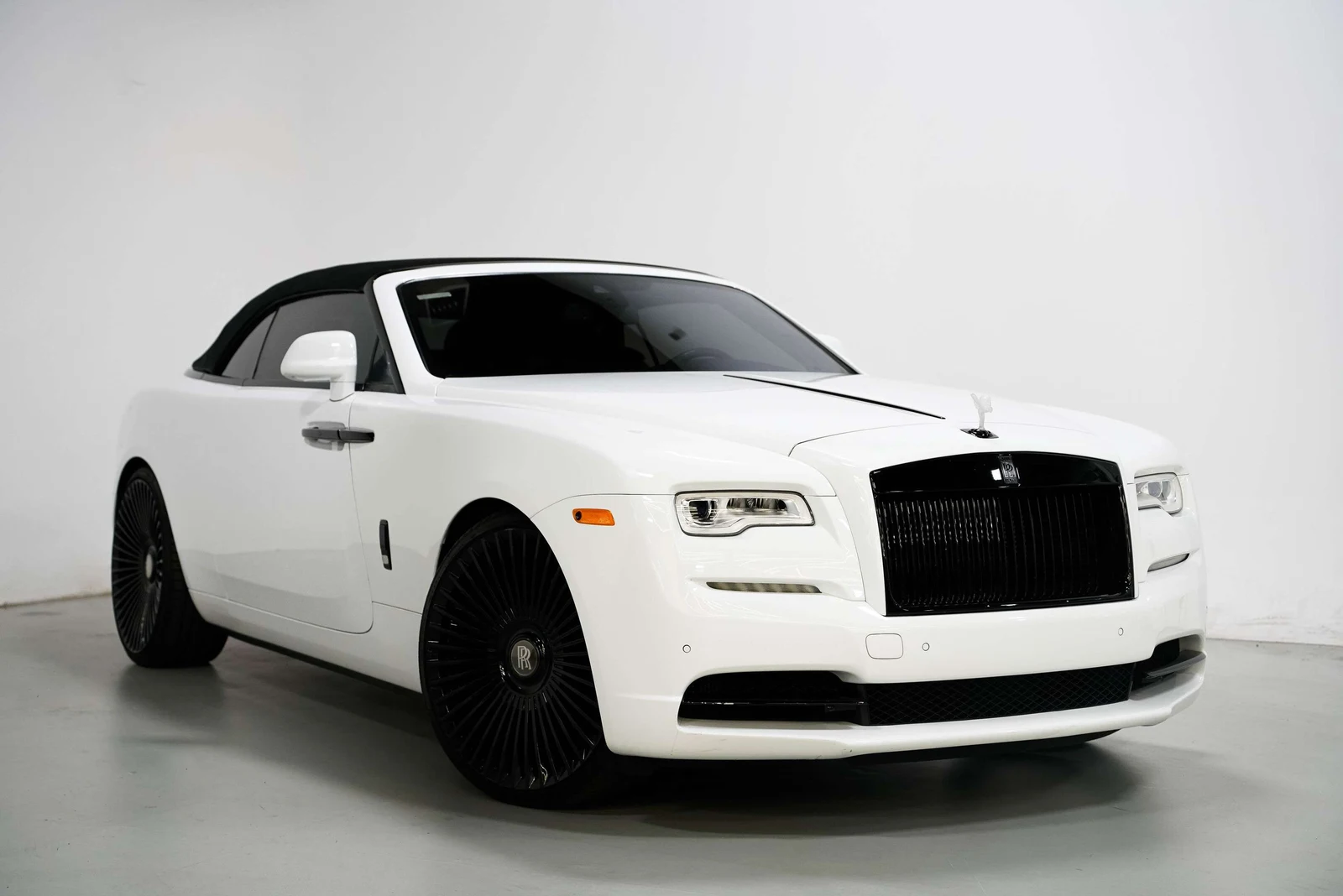 2016 Rolls-Royce Dawn, 7/30