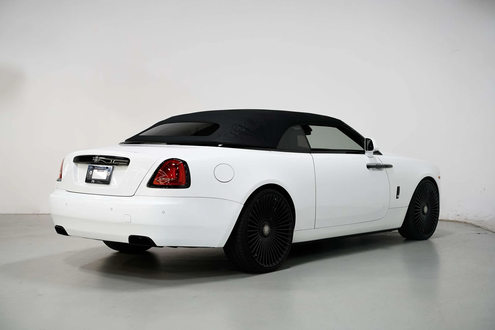 2016 Rolls-Royce Dawn, 8/30