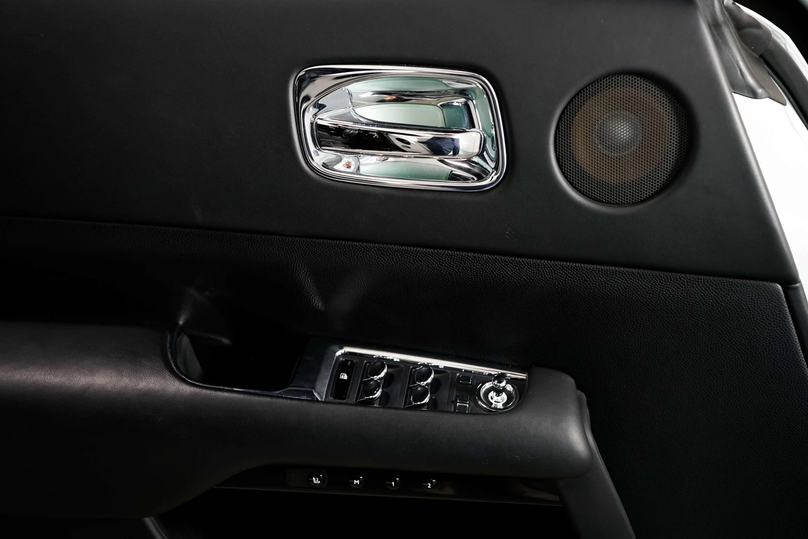 2016 Rolls-Royce Dawn, 12/30