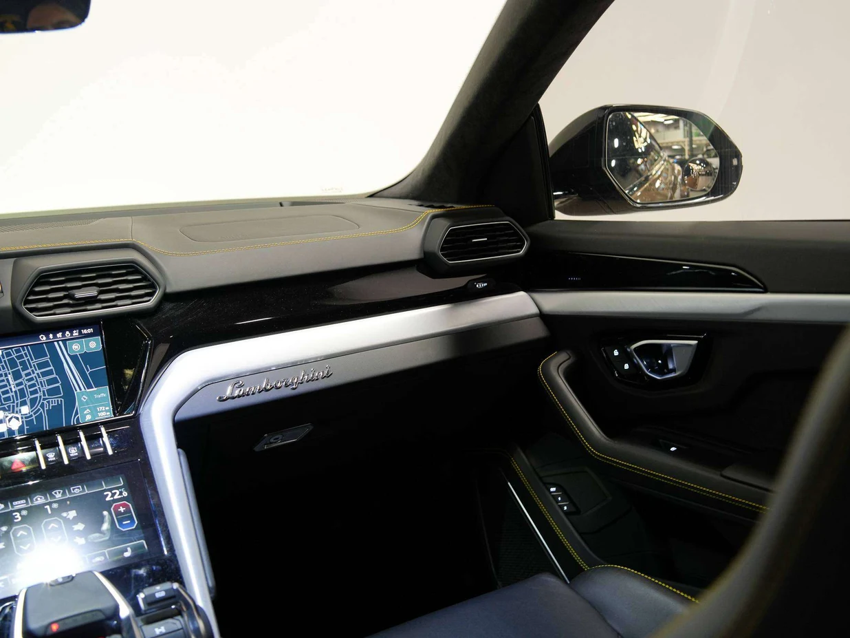 2022 Lamborghini Urus, 25/30