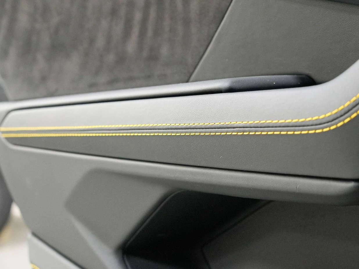 2022 Lamborghini Urus, 28/30