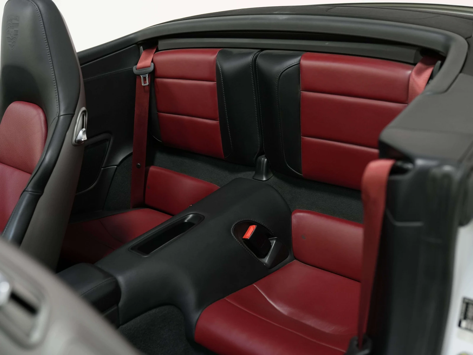 2019 Porsche 911 (991.2) Carrera 4S Cabriolet, 16/30