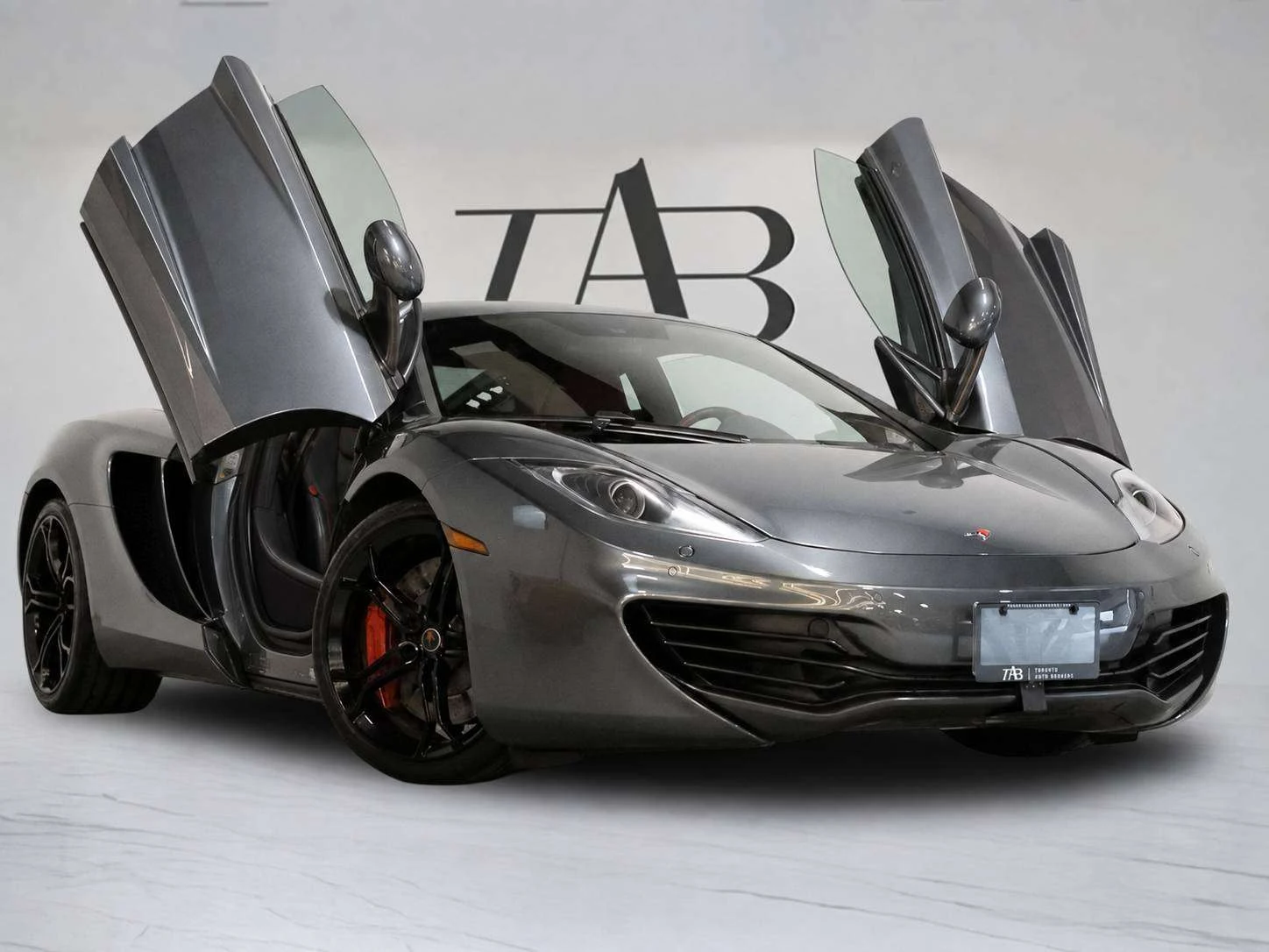 2012 McLaren 12C, 2/25
