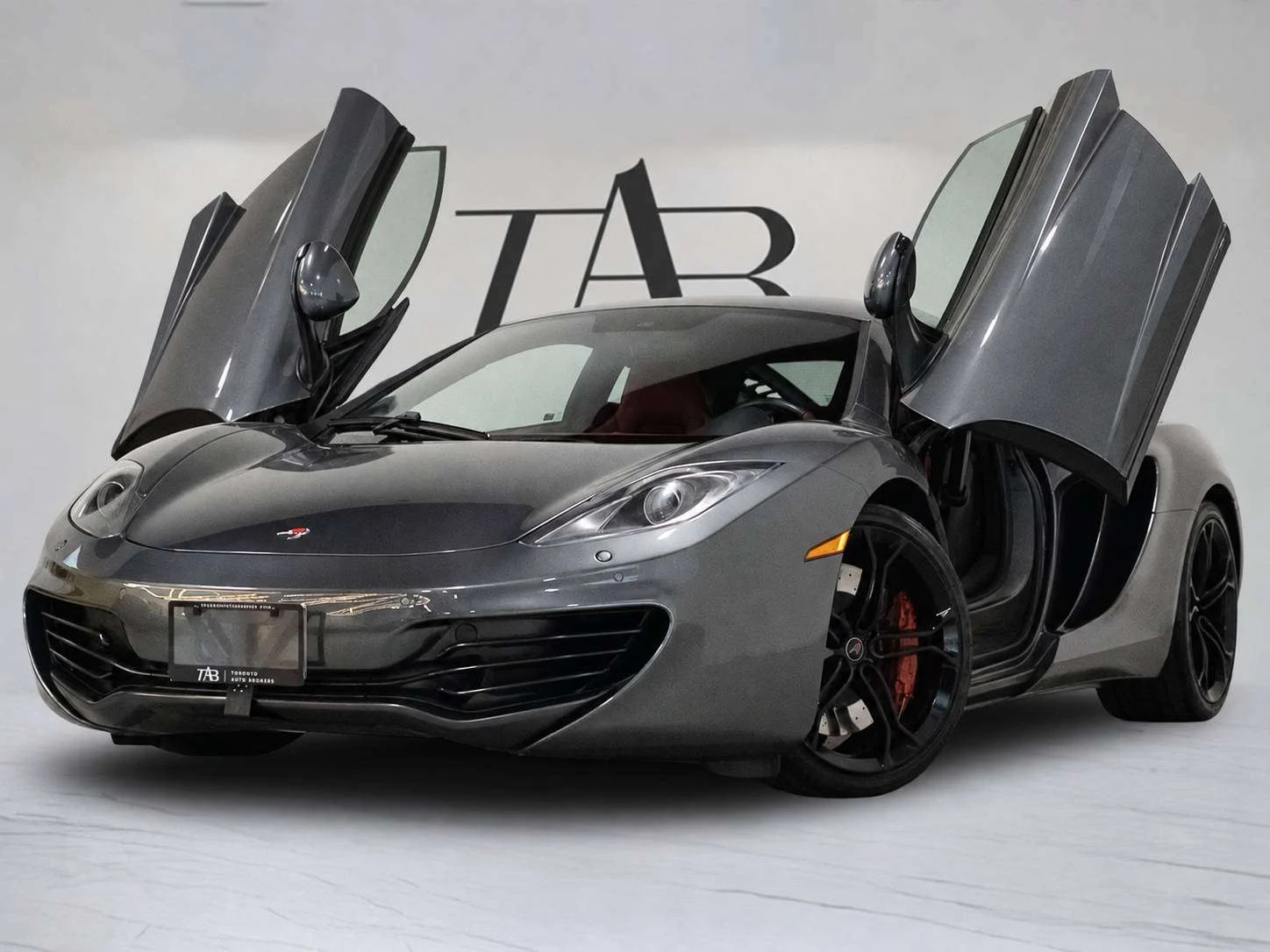 2012 McLaren 12C, 3/25