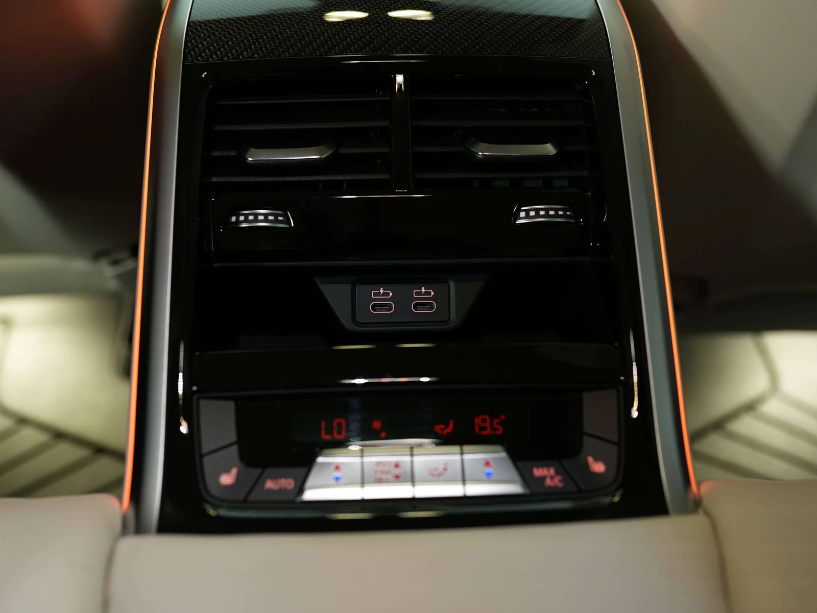 2024 BMW M8 Competition Gran Coupé, 28/30