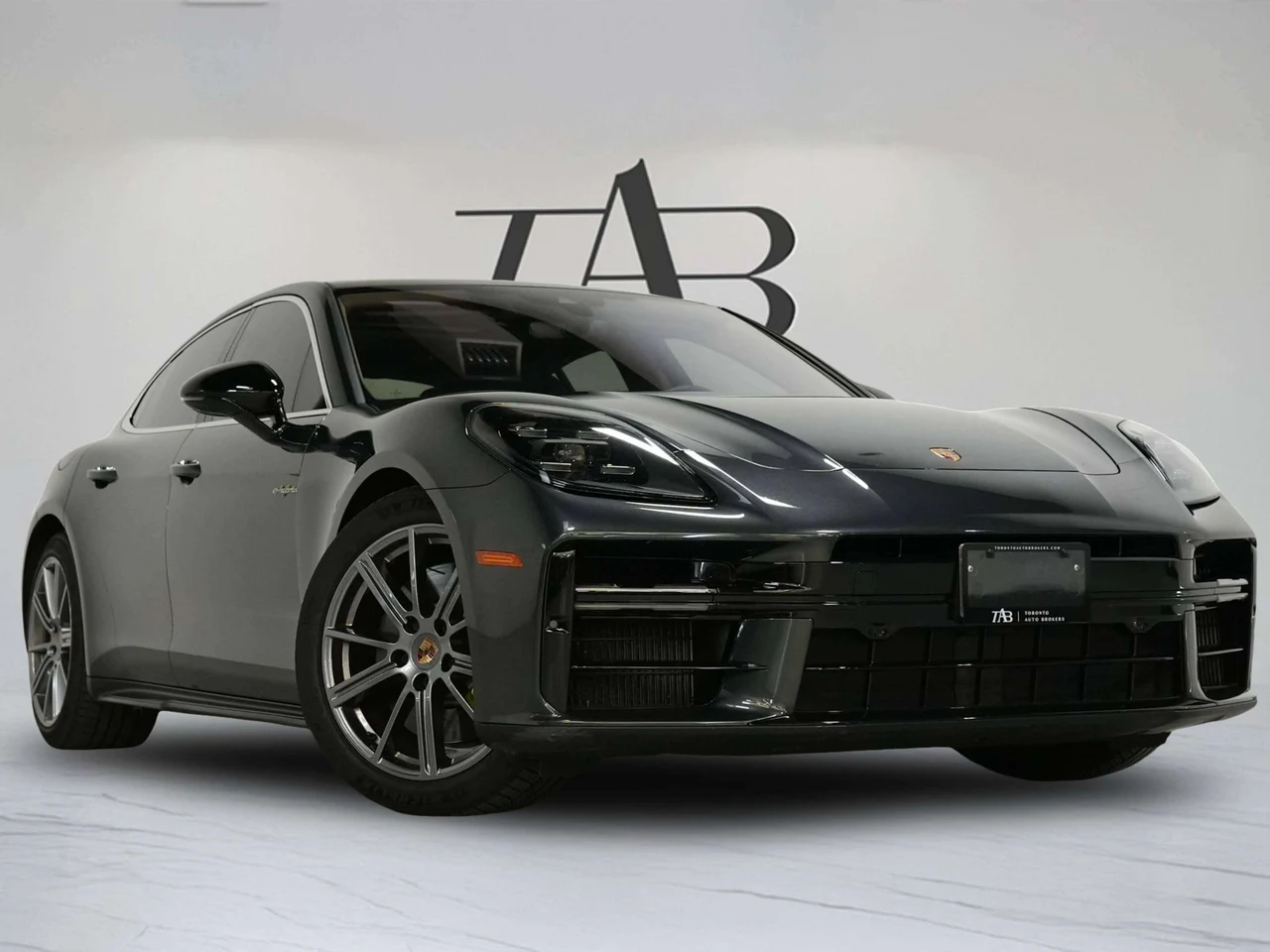 2025 Porsche Panamera 4 E-Hybrid (976), 2/30