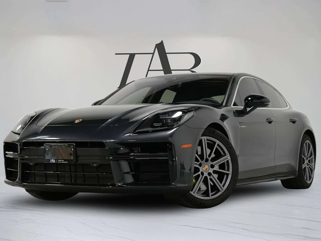 2025 Porsche Panamera 4 E-Hybrid (976), 3/30