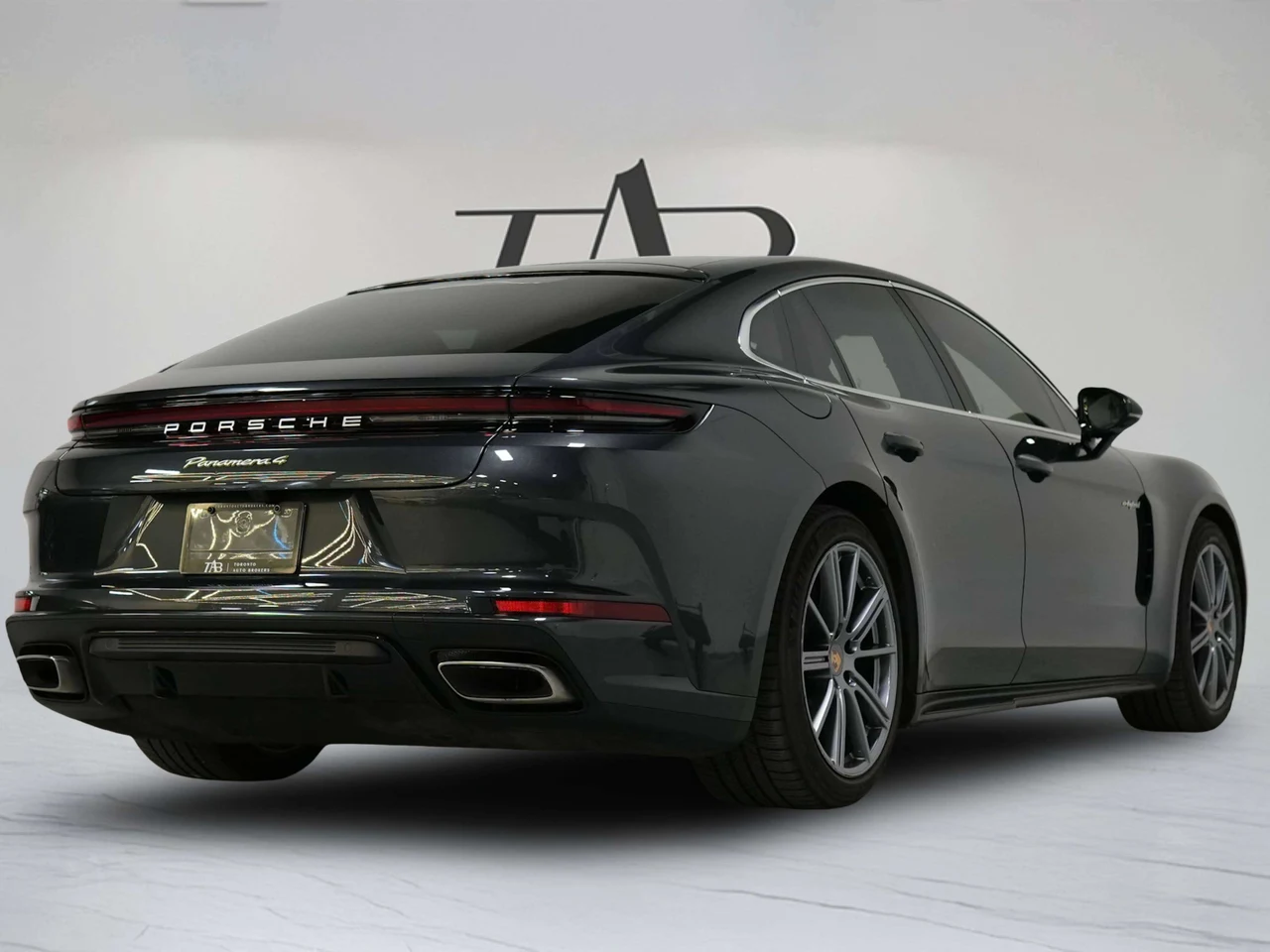 2025 Porsche Panamera 4 E-Hybrid (976), 4/30