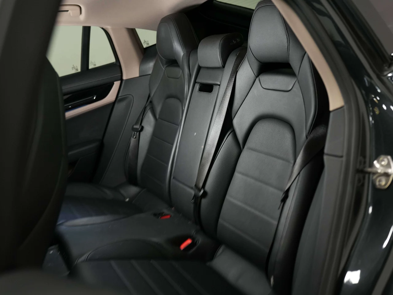 2025 Porsche Panamera 4 E-Hybrid (976), 17/30