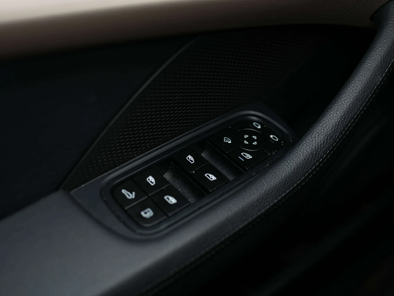 2025 Porsche Panamera 4 E-Hybrid (976), 20/30
