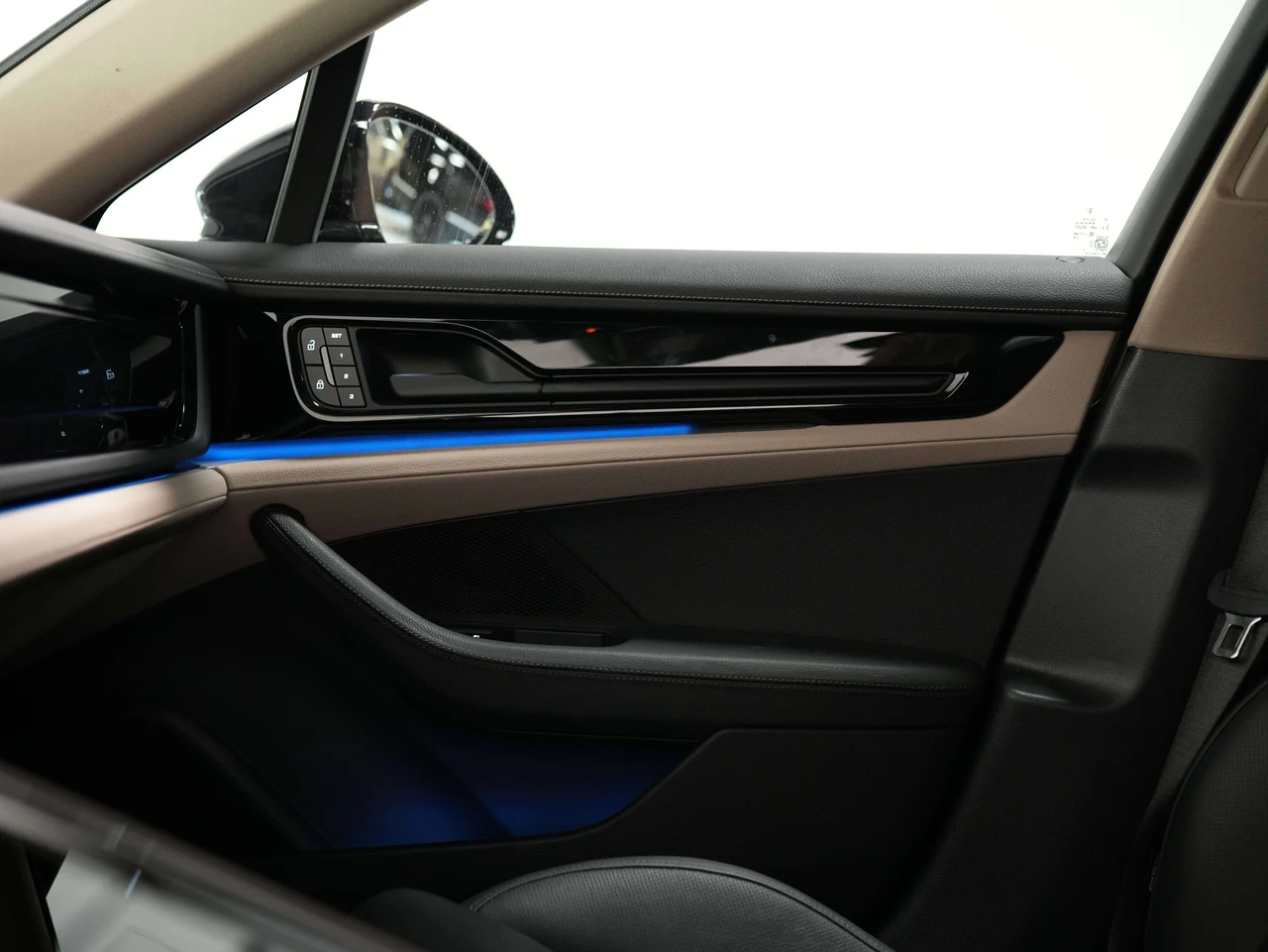 2025 Porsche Panamera 4 E-Hybrid (976), 24/30