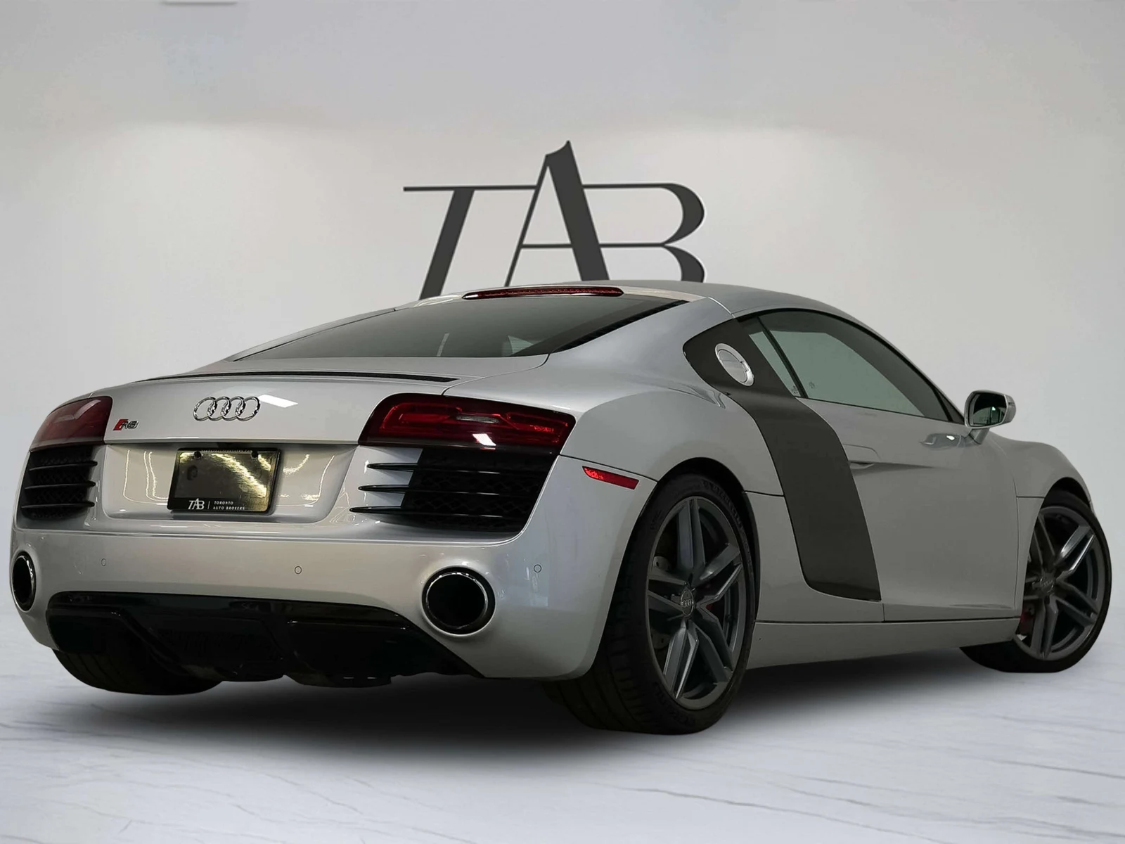 2014 Audi R8 4.2 FSI quattro, 4/26