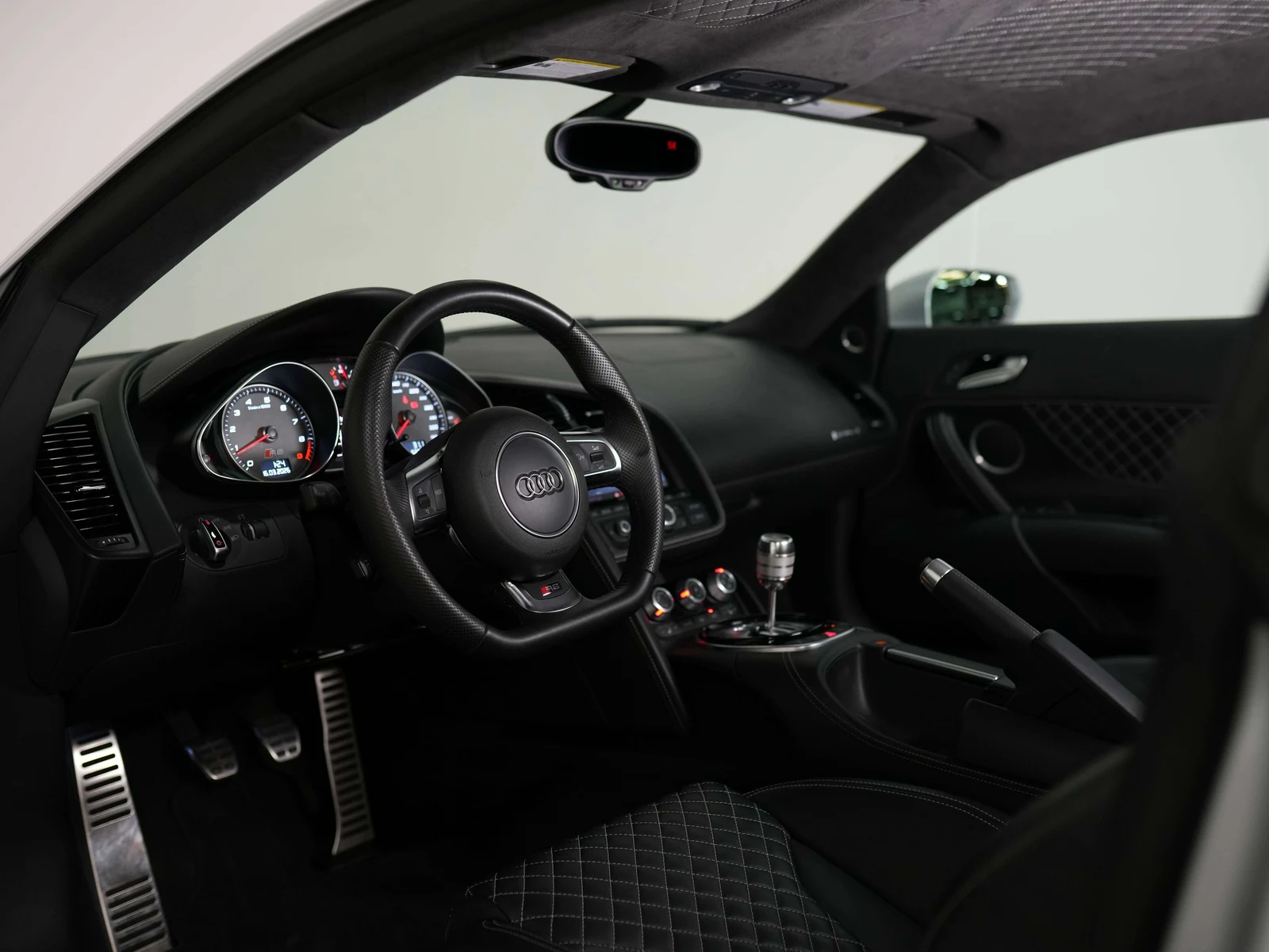 2014 Audi R8 4.2 FSI quattro, 7/26