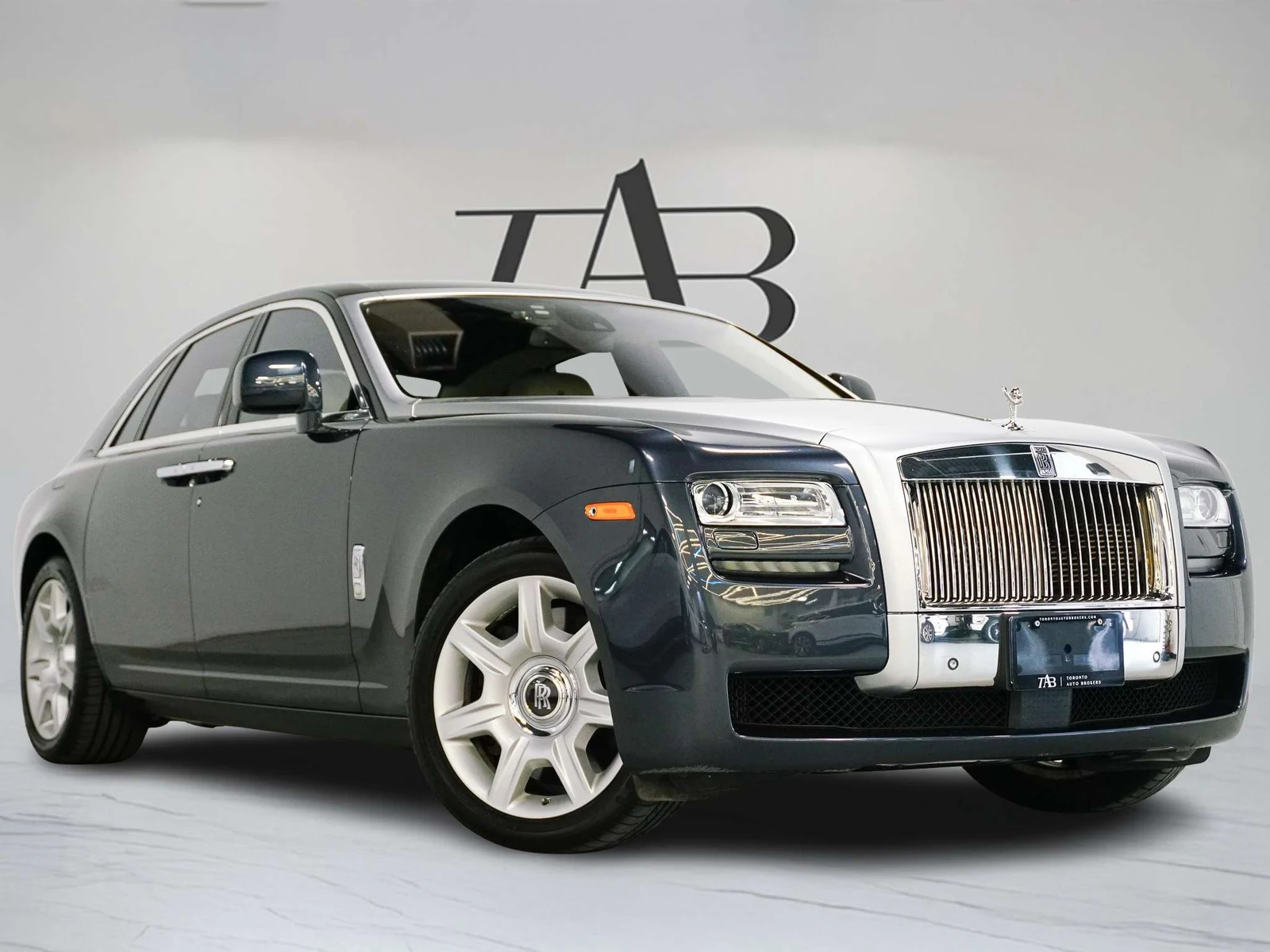 2010 Rolls-Royce Ghost I, 2/30