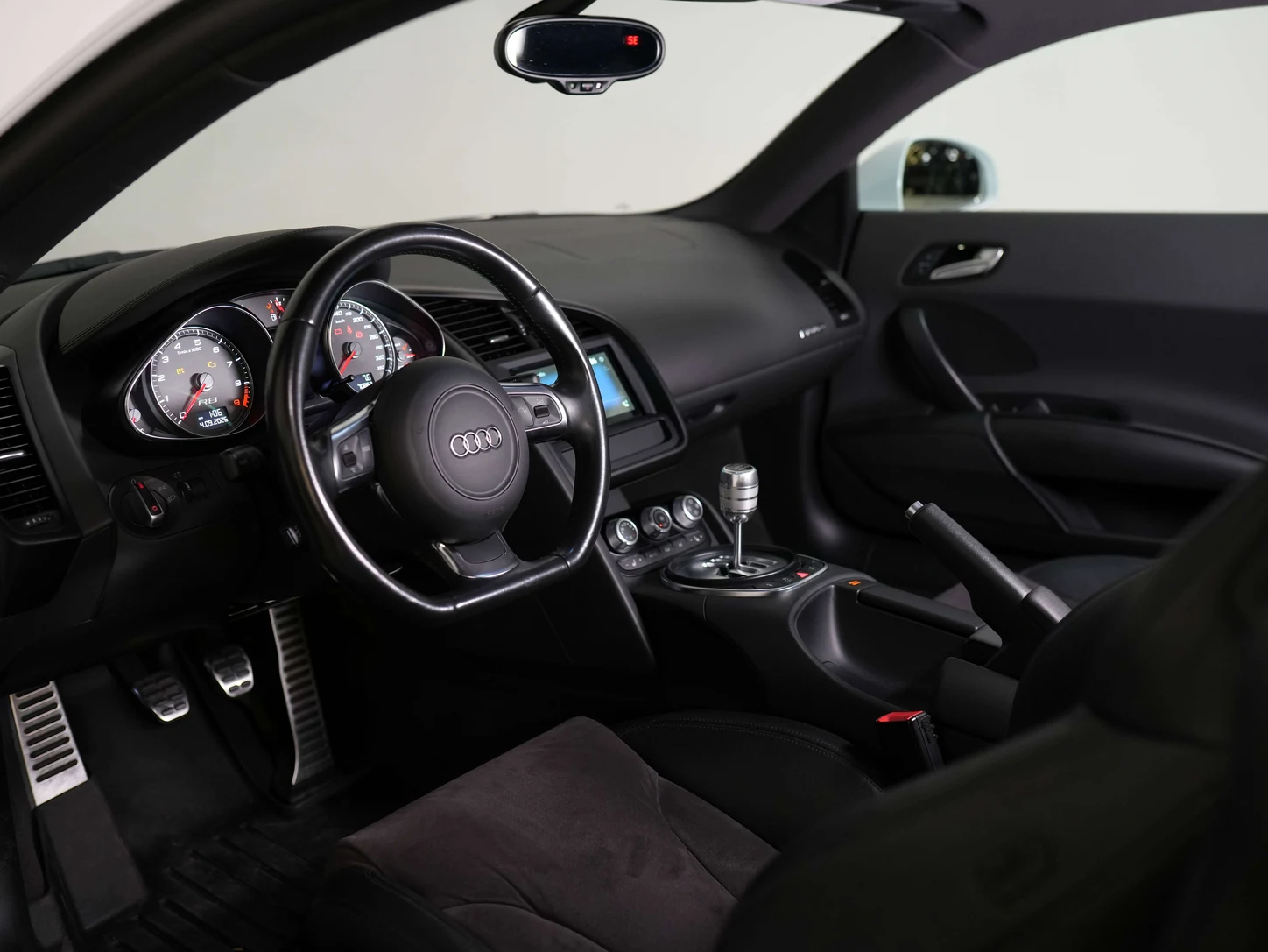 2012 Audi R8 4.2 FSI quattro, 9/26