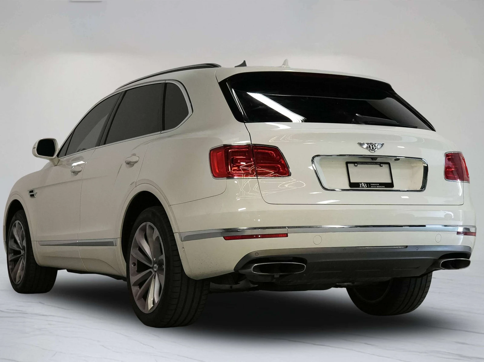 2017 Bentley Bentayga W12, 5/30