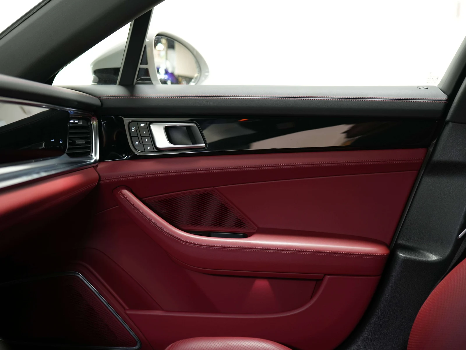 2023 Porsche Panamera 4 (971), 21/30