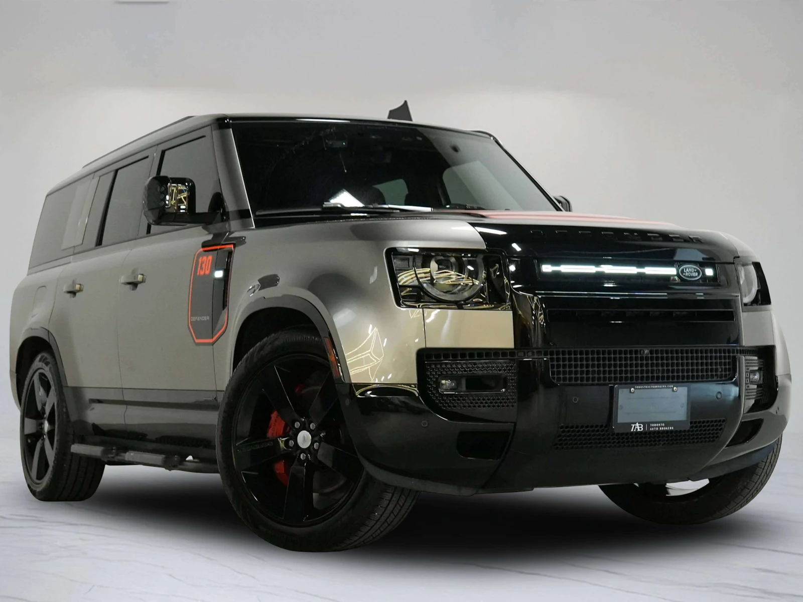 2025 Land Rover Defender 130 X (L663), 2/30