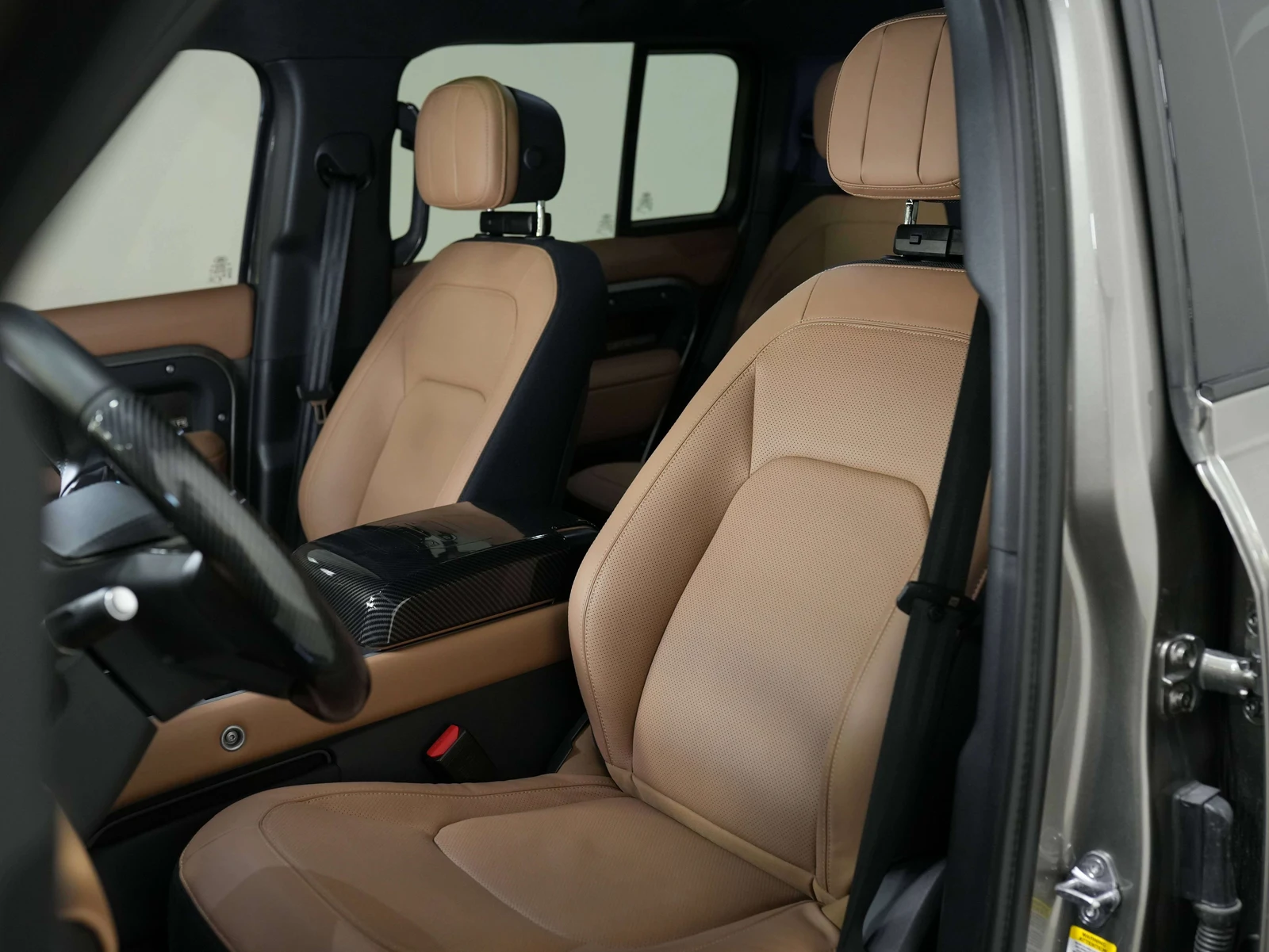 2025 Land Rover Defender 130 X (L663), 22/30