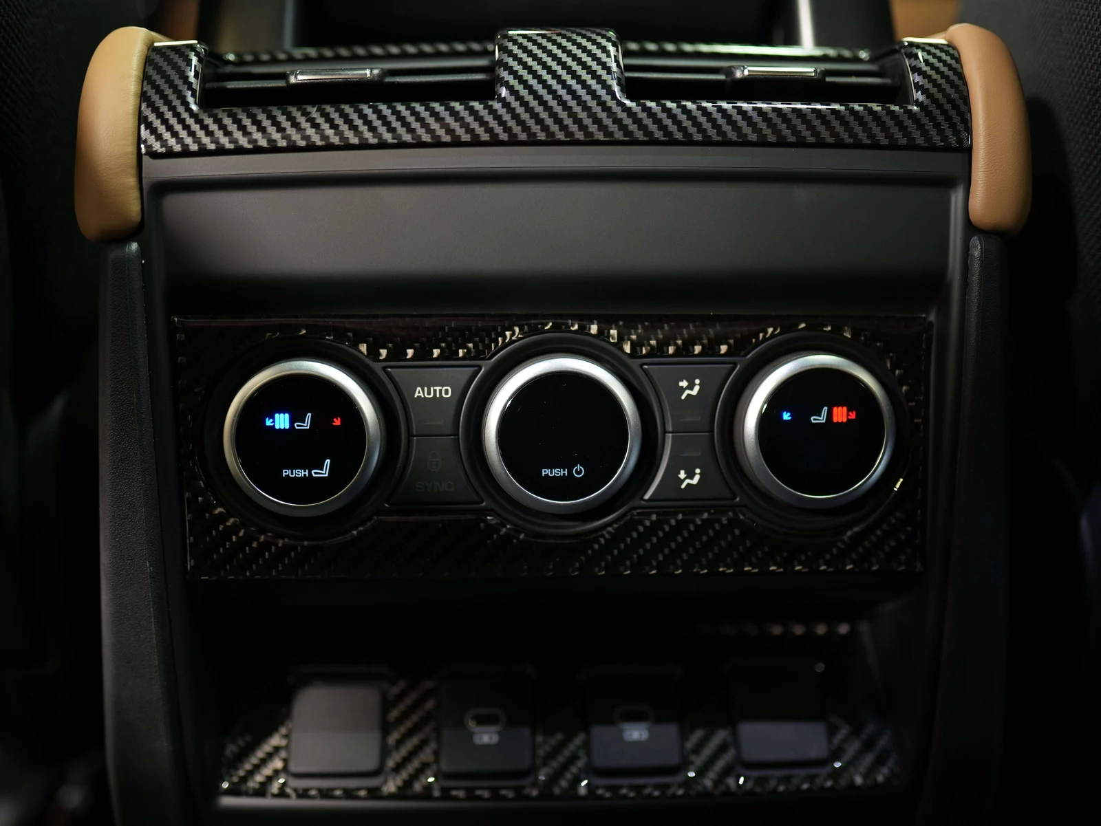 2025 Land Rover Defender 130 X (L663), 28/30