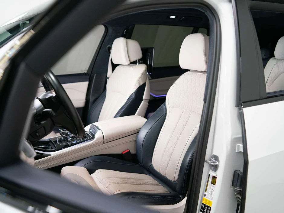 2021 BMW ALPINA XB7 (G07), 12/30