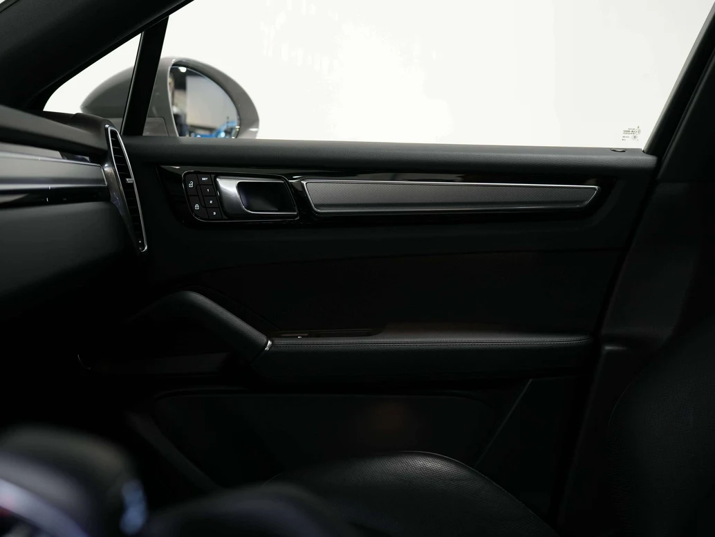 2023 Porsche Cayenne E-Hybrid Platinum Edition (3rd Generation), 18/30