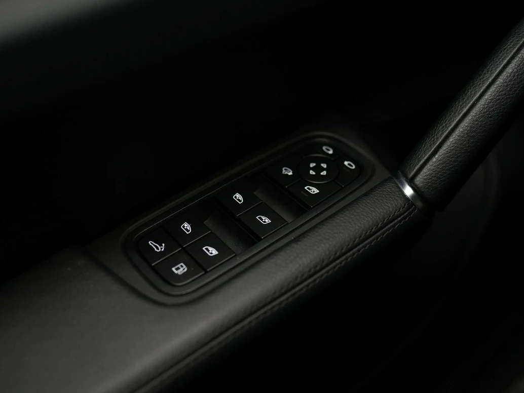 2023 Porsche Cayenne E-Hybrid Platinum Edition (3rd Generation), 25/30